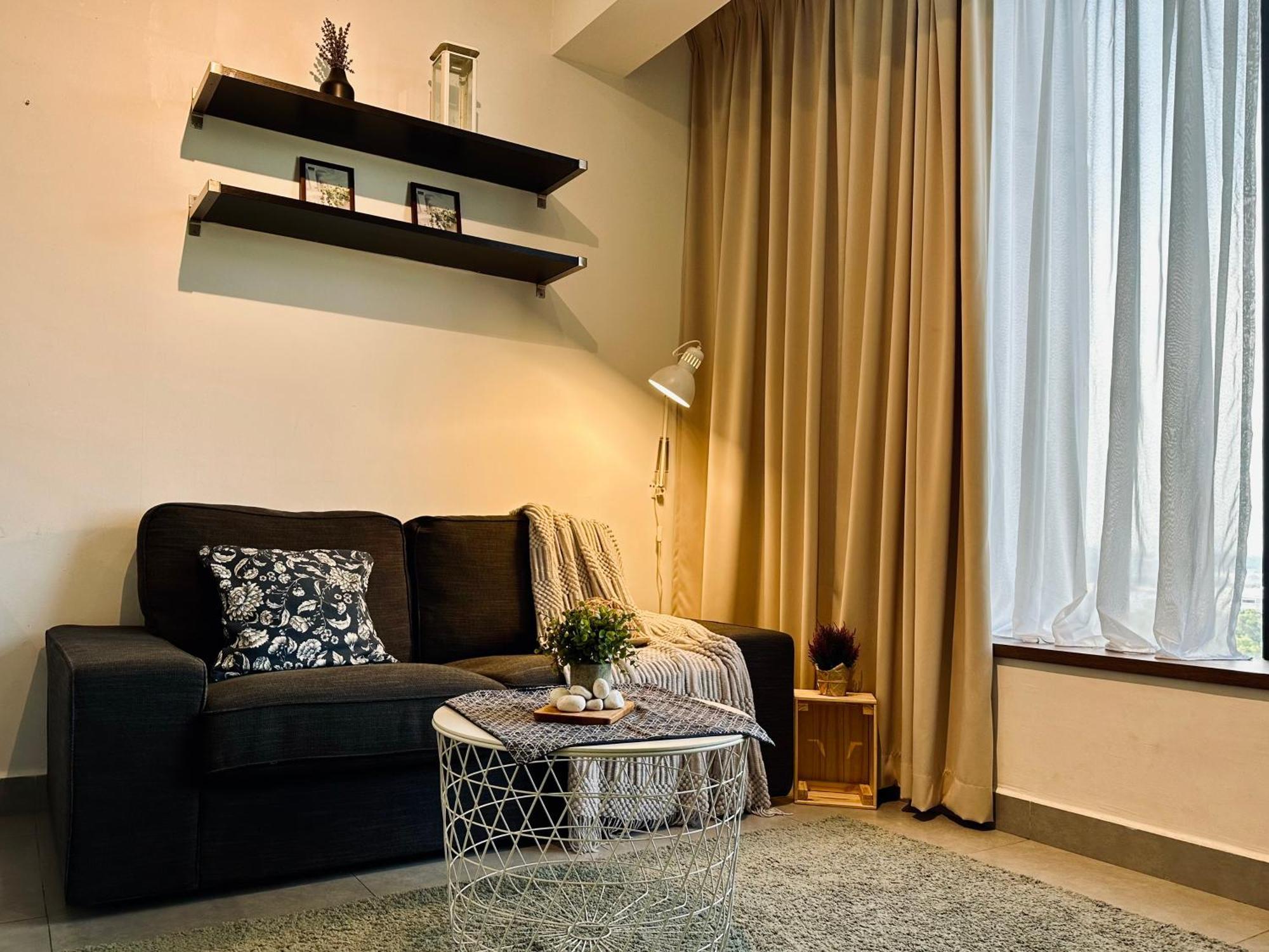 Cozy Kanvas Soho Suites Сайберджая Экстерьер фото