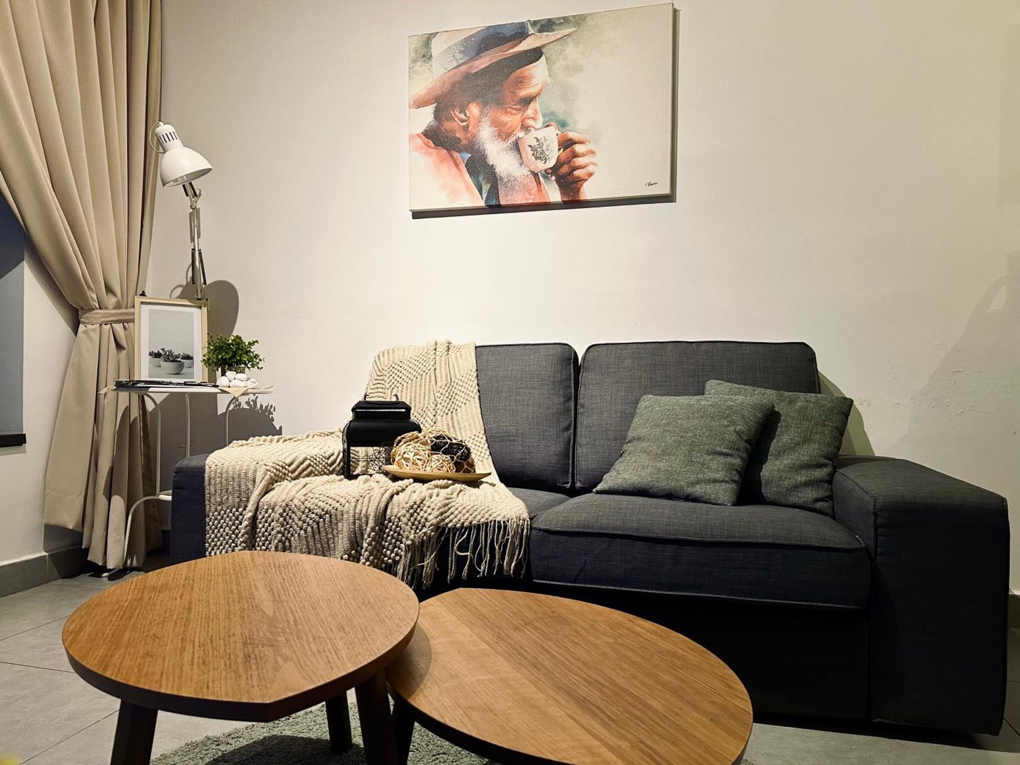 Cozy Kanvas Soho Suites Сайберджая Экстерьер фото