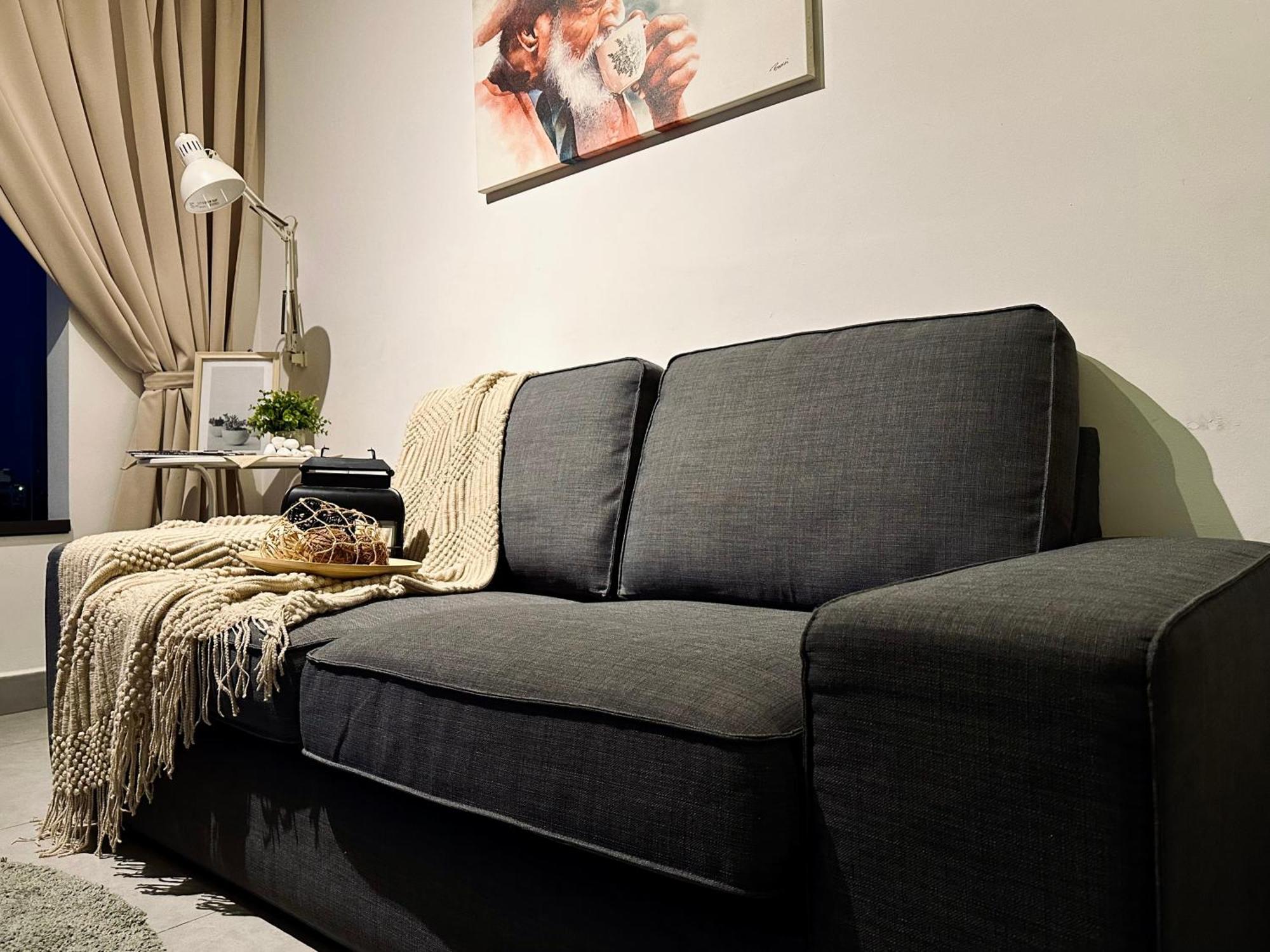 Cozy Kanvas Soho Suites Сайберджая Экстерьер фото