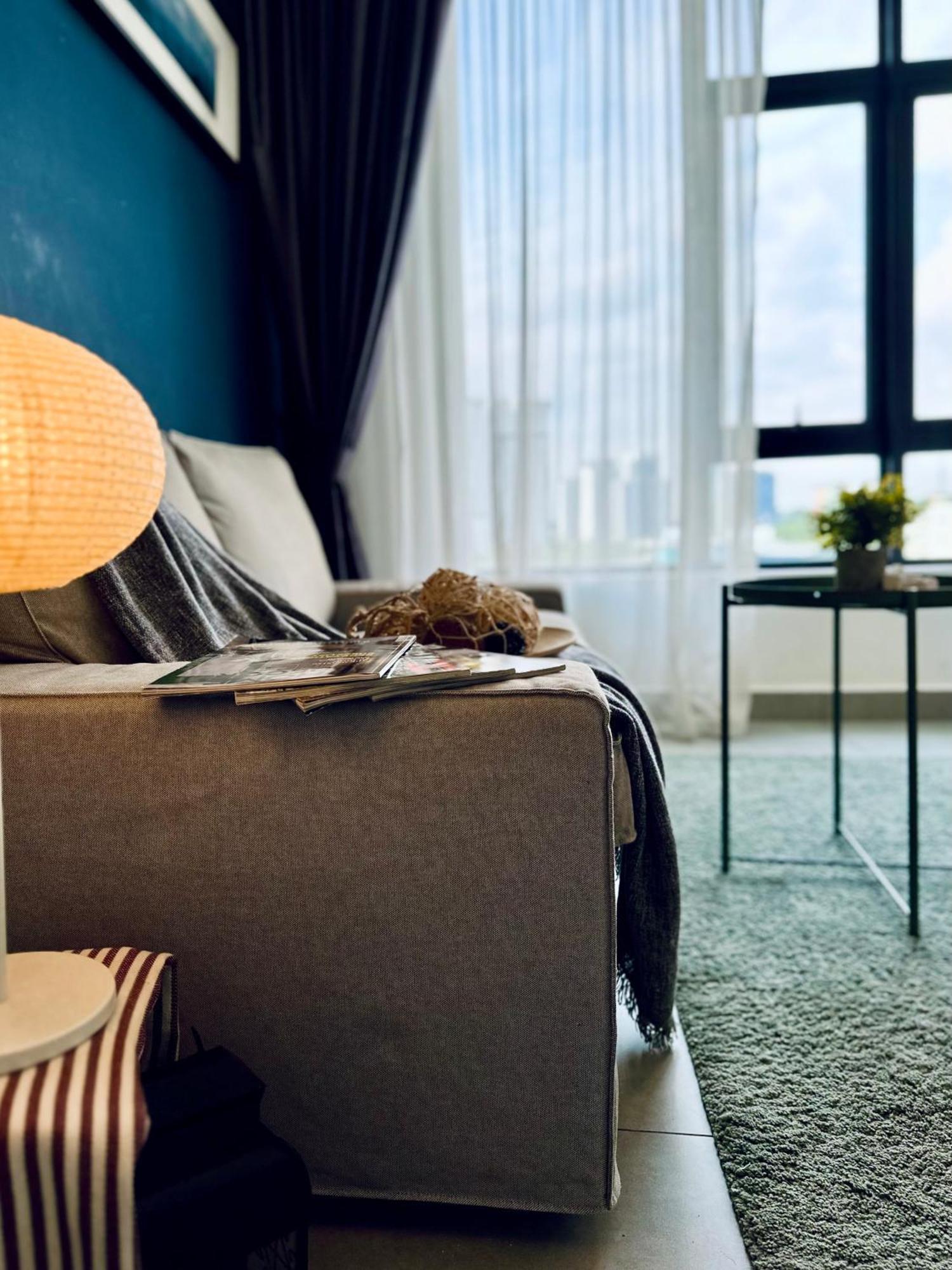 Cozy Kanvas Soho Suites Сайберджая Экстерьер фото