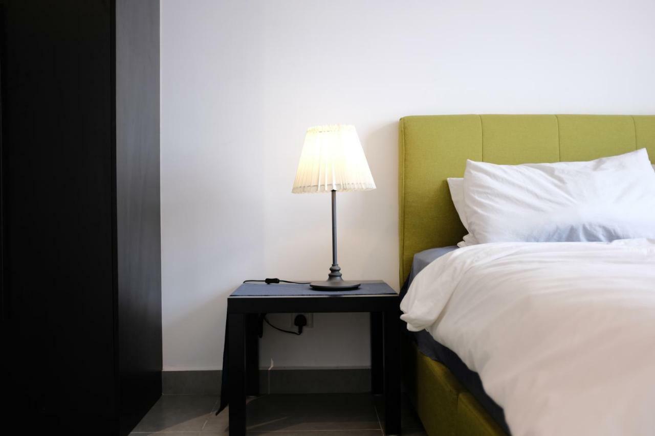 Cozy Kanvas Soho Suites Сайберджая Экстерьер фото